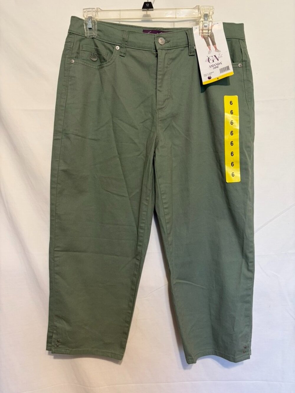 NWT! Gloria Vanderbilt "Amanda"~ 98%Cotton Stretch 5 packets Green Capri ~ Sz -6